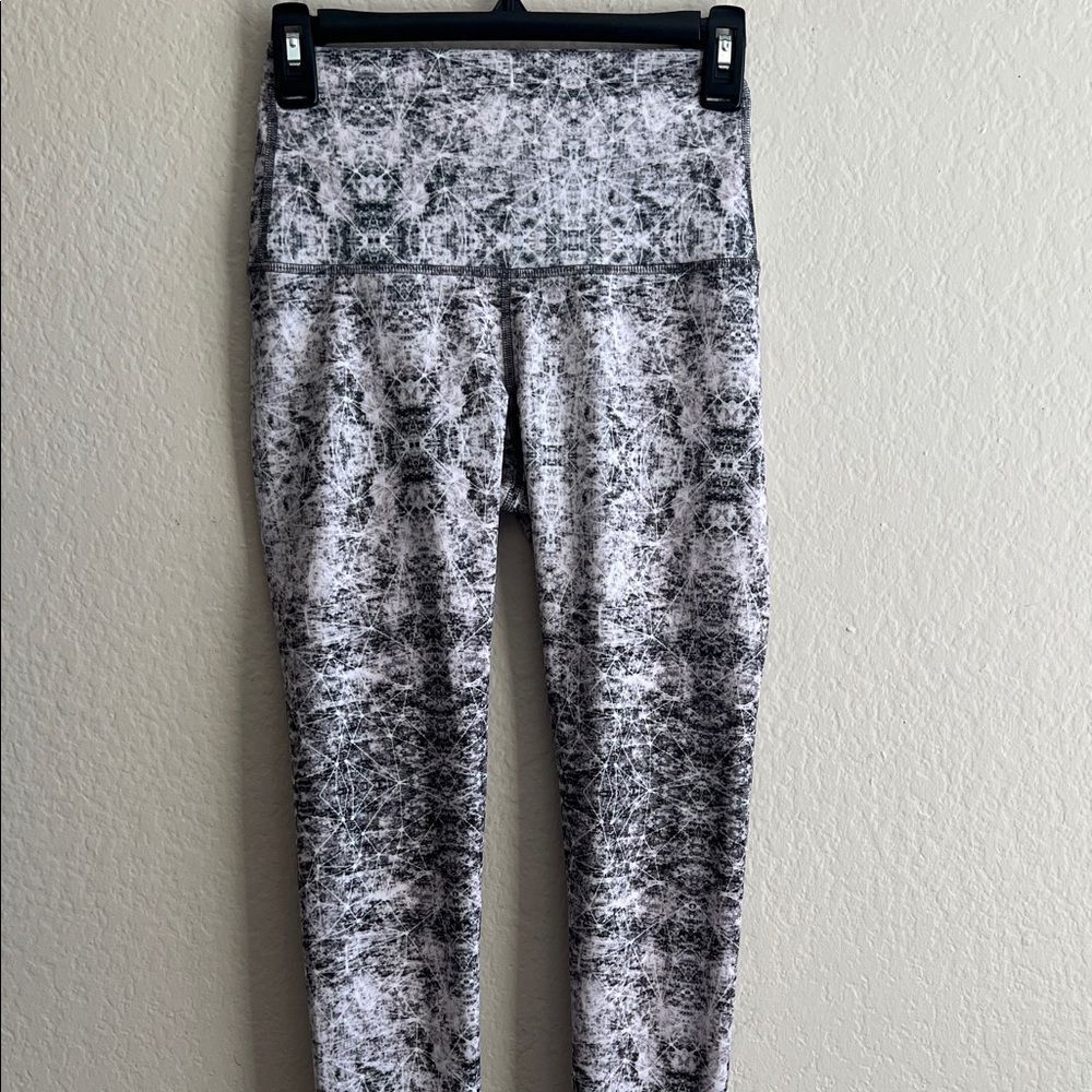 NWOT MIKA Body Wear Abstract Leggings in Size S/M - Picture 2 of 11